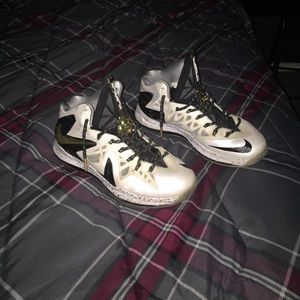 LEBRON X P.S. ELITE+