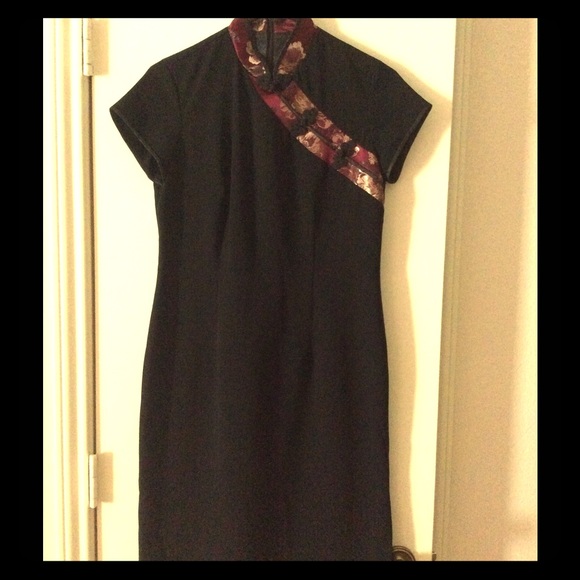 Asian style dress. Size 6p.