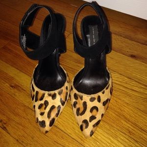 Steven by Steve Madden Black&Cheetah Heels