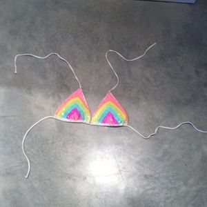 Sequin triangle baking top