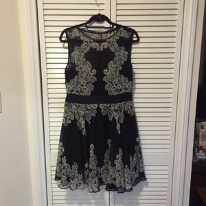 Karen Millen silk dress w/flared skirt &lace print