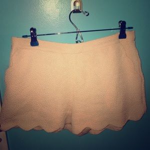 ✔️Francesca's Fleur Scalloped Shorts