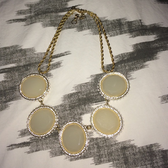 Banana Republic oval necklace