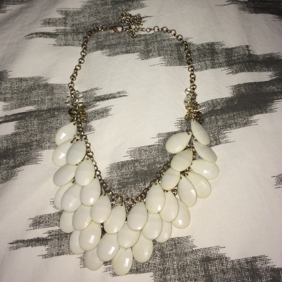 White / cream oval necklace