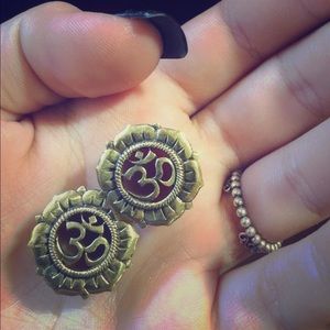 Brass "om" lotus gauge