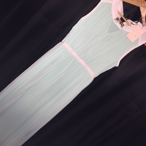 Beautiful aquamarine dress - Picture 1 of 4