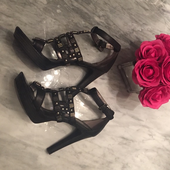 BCBG Maxazria Black Ankle Strap gladiator Sandals - Picture 3 of 4