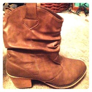 Cowgirl low cut boots w/ heel