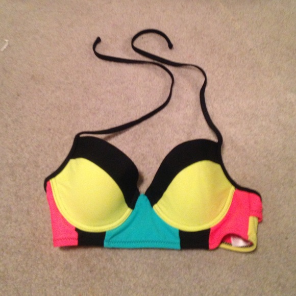 Neon bathing suit, slight push-up