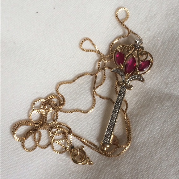14Kt Ruby and diamond key necklace - Picture 2 of 4