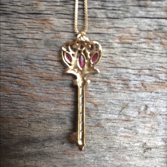 14Kt Ruby and diamond key necklace - Picture 3 of 4