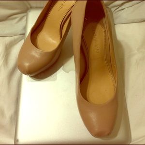 Gianni Bini 4" stunning Carmel leather high heels