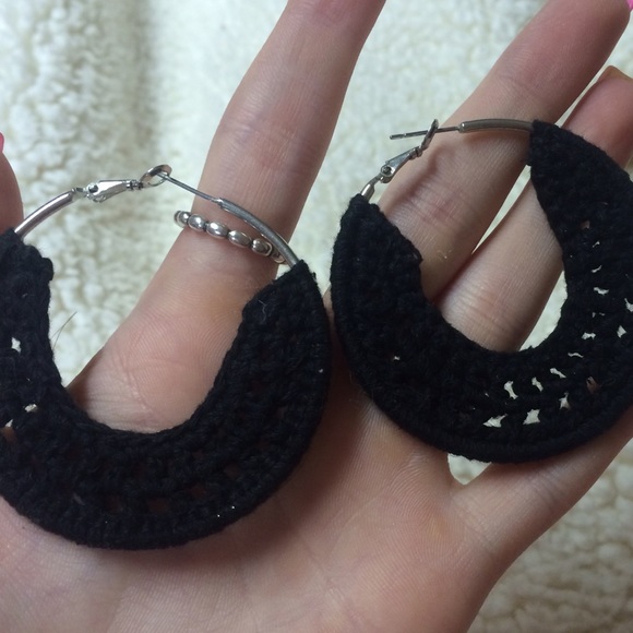 Black hoop earrings - Picture 1 of 2