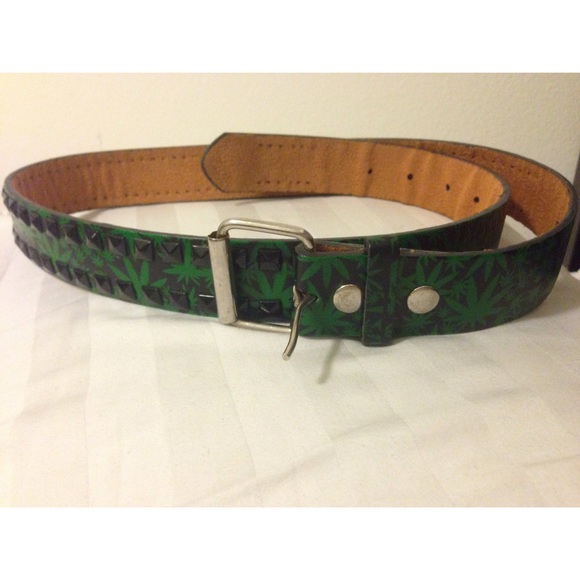 Leather weed belt (Studded)