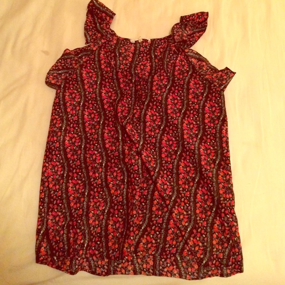Sleeveless blouse