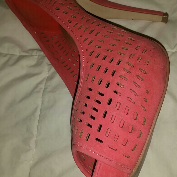 Heels - Picture 3 of 3