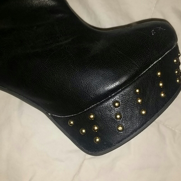 Heels - Picture 3 of 4