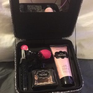 Brand new Victoria secret nior tease perfume set!