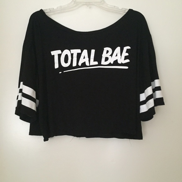 "Total bae" crop top