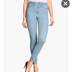 Light blue high waist skinny ankle jeans.
