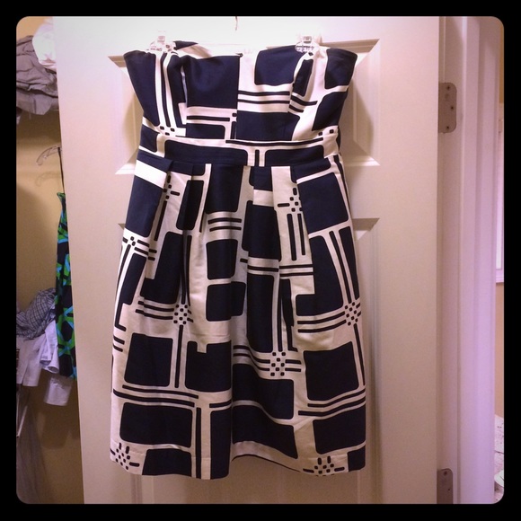 Elizabeth McKay size 8 but fits like a 6 dress