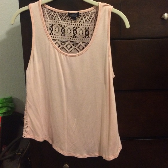 Light pink tank top with unique back - Picture 1 of 2