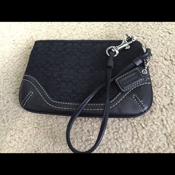 Authentic Coach Wristlet - black