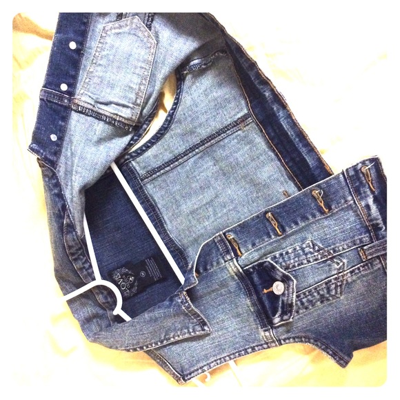 Love Culture Sleeveless Cropped Denim Vest M