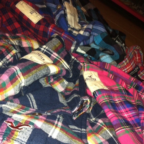 🌻 2 RANDOM FLANNELS!! READ FOR MORE INFO 🌻 - Picture 2 of 4