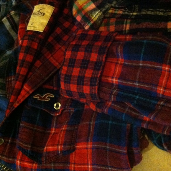 🌻 2 RANDOM FLANNELS!! READ FOR MORE INFO 🌻 - Picture 3 of 4
