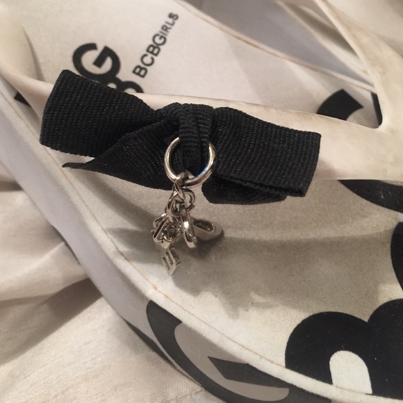 BCBG sandals - Picture 3 of 3