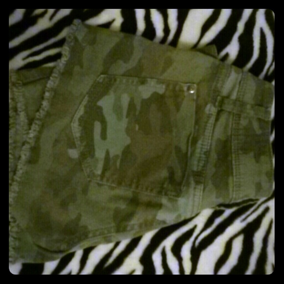 Jean Camo shorts