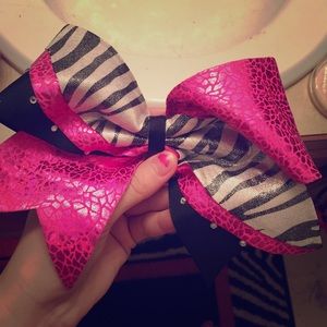 Cheer bow!