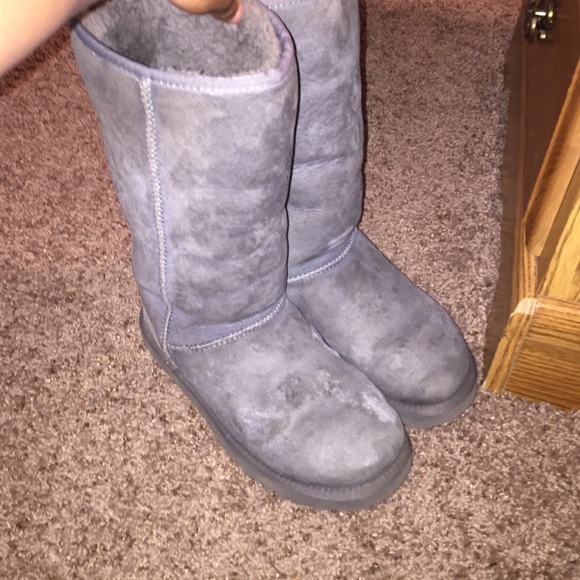 Tall gray uggs! Size 8! Price is negotiable