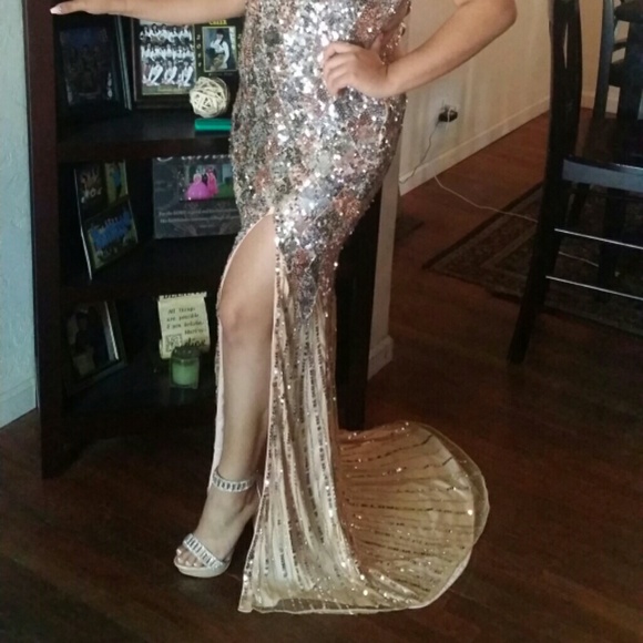 Prom dress - Picture 3 of 3