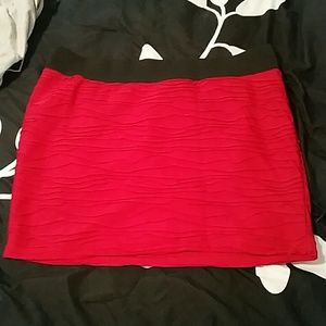 REDUCED!👗Maurices Red skirt