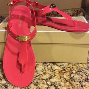 ✨6/20 HP ✨MK Plate Jelly Sandals