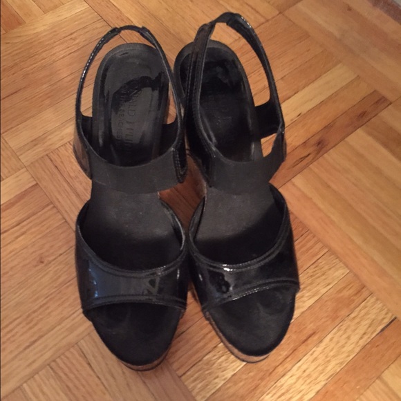 Donald pliner black patent wedges