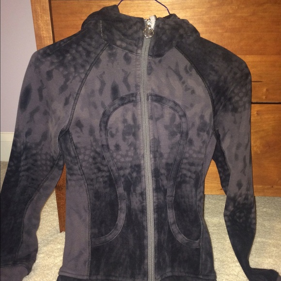 grey and black lululemon hoodie