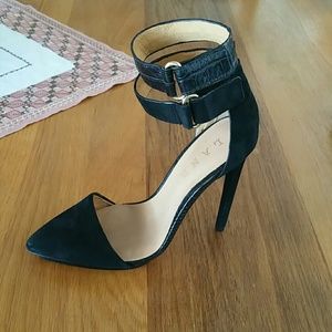 Brand new never worn LAMB heels!