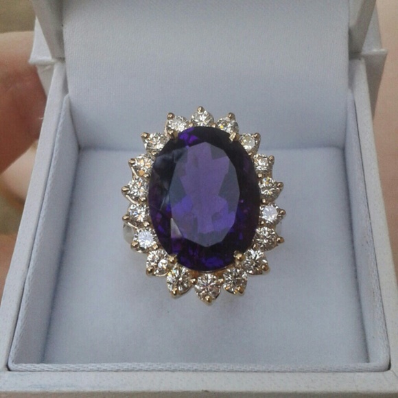 Amethyst and diamond 14k yellow gold ring. - Picture 2 of 3