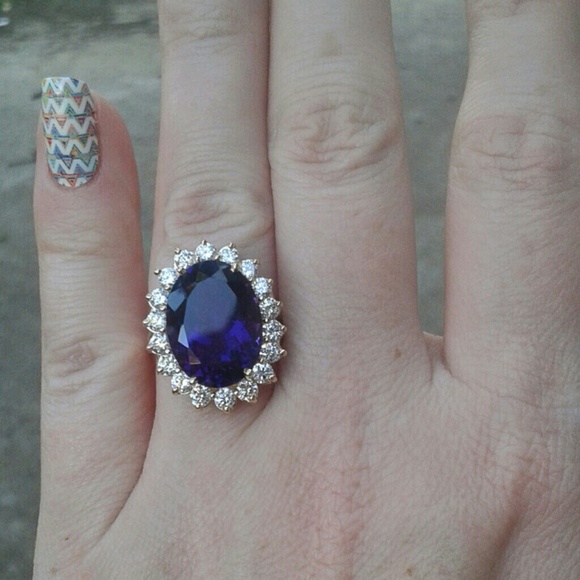 Amethyst and diamond 14k yellow gold ring. - Picture 3 of 3