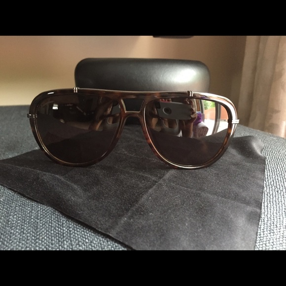 Salvatore Ferragamo 100% authentic sunglasses - Picture 1 of 3