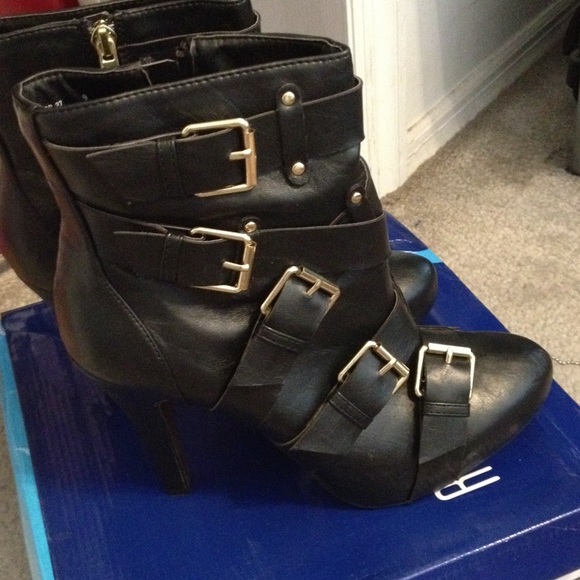 Shoes - Black Ankel boots
