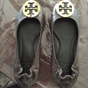 Tory Burch
Reva Metal Logo Leather Flats Brown