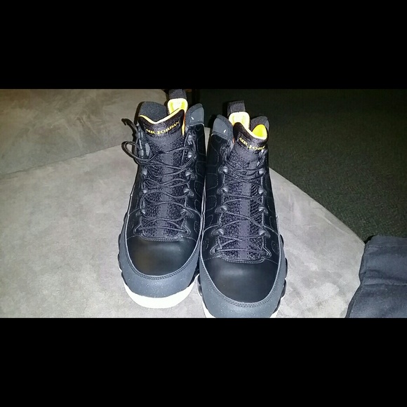 Jordan citrus 9's worn once - Picture 2 of 4