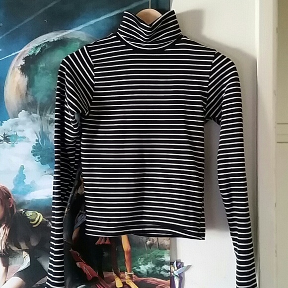 AA long sleeve turtleneck *lowest*