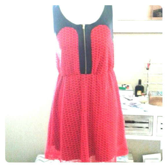 Sexy peeplet lightweight dress
