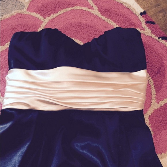 Black cocktail dress size 3 - Picture 3 of 3