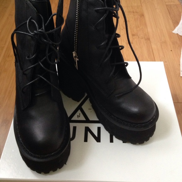 Unif choke boots